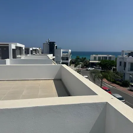 Four Seasons Life 1, With 3 Bedrooms Lägenhet Trikomo