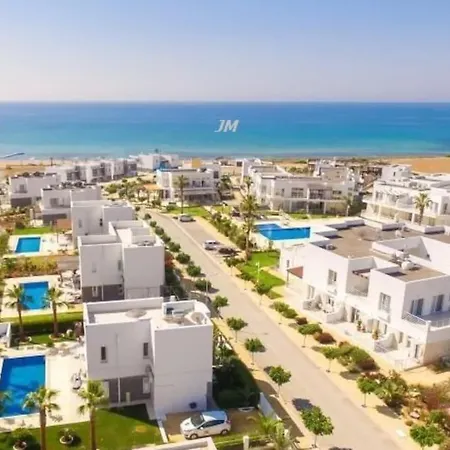 Four Seasons Life 1, With 3 Bedrooms Trikomo