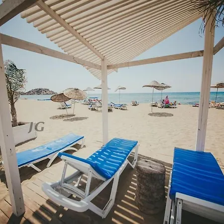 Four Seasons Life 1, With 3 Bedrooms Apartment