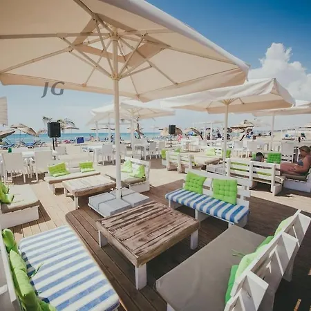 Apartment Four Seasons Life 1, With 3 Bedrooms *