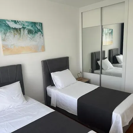 Four Seasons Life 1, With 3 Bedrooms דירה *